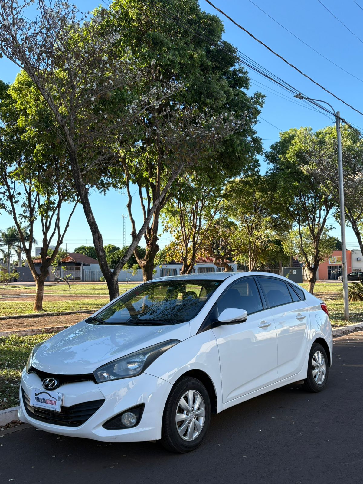Carro HB20s 2014